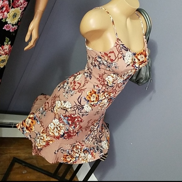 Stunning Sun Dress with Frill Hemline - Picture 3 of 8